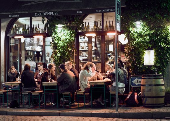 Natteliv Og Udendørs Hygge I Aarhus Foto Runi Photopop 800Px